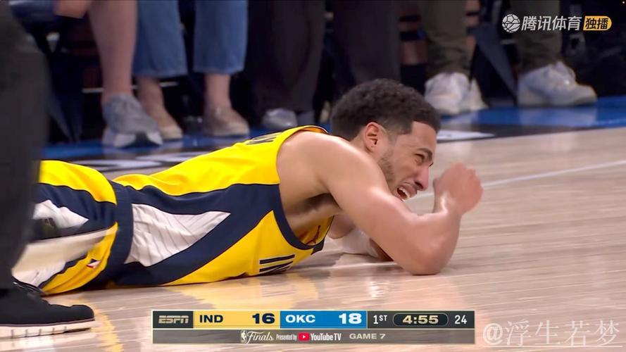 哈利伯顿冲击禁区 高难度打板上篮得手